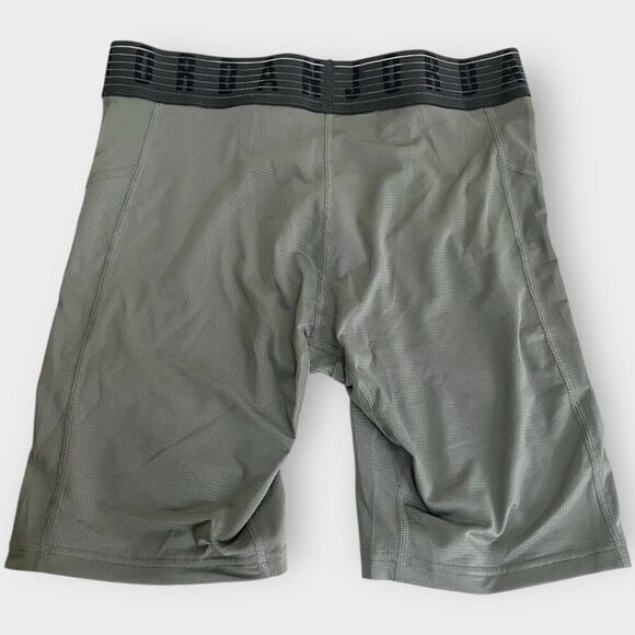 Nike Air Jordan Jumpman Gray Compression Athletic Shorts AT3138-099 Mens size M - Picture 6 of 9